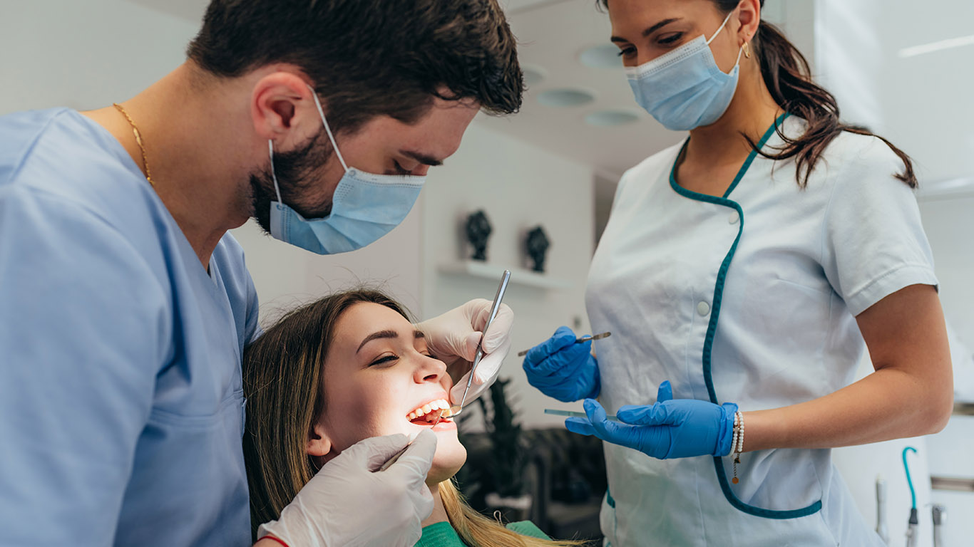 Los 5 principales beneficios del blanqueamiento dental profesional